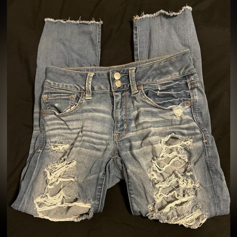 American Eagle Mid Rise Distressed Jeans SZ 4